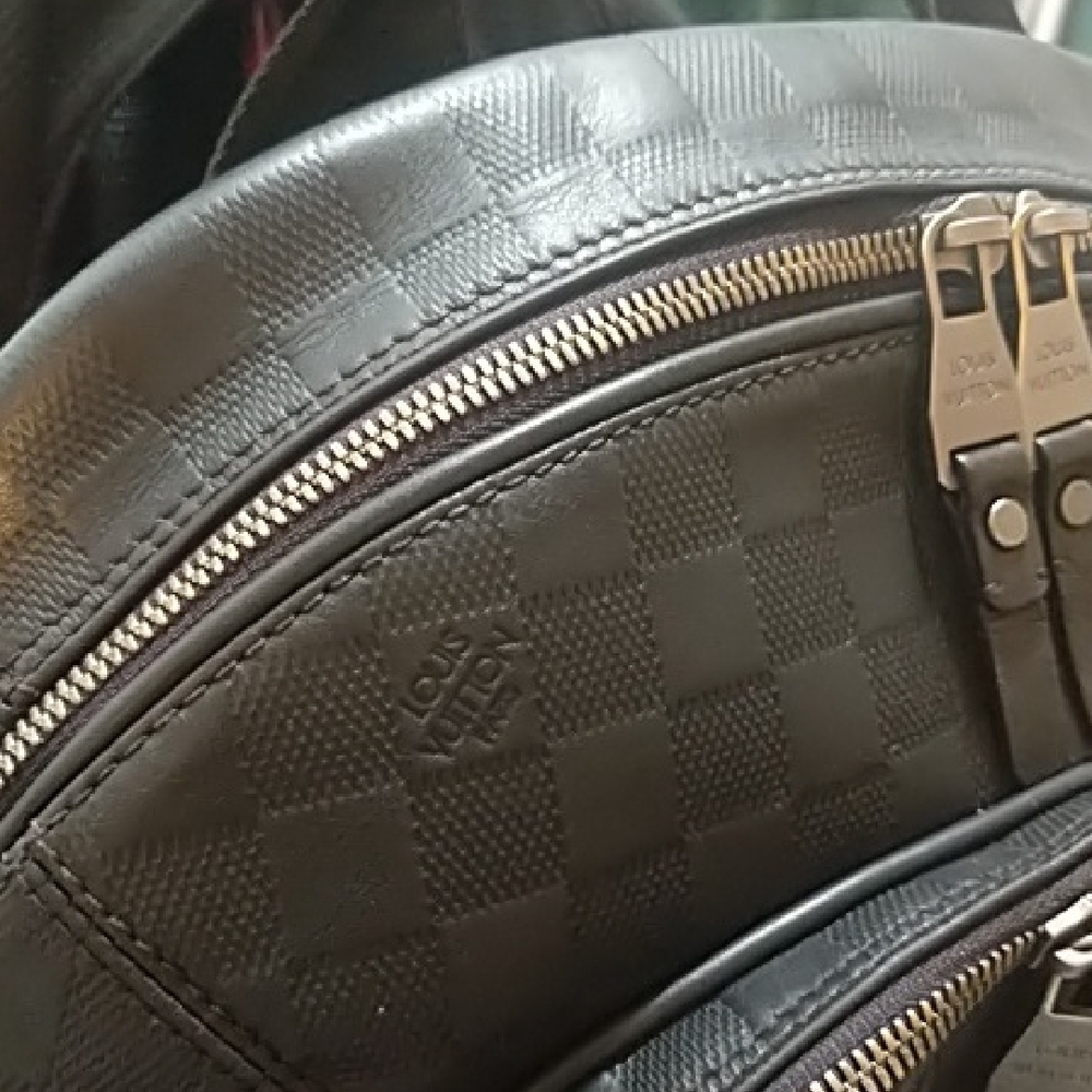 Louis Vuitton Black Men's Backpack - Picture 3 of 7